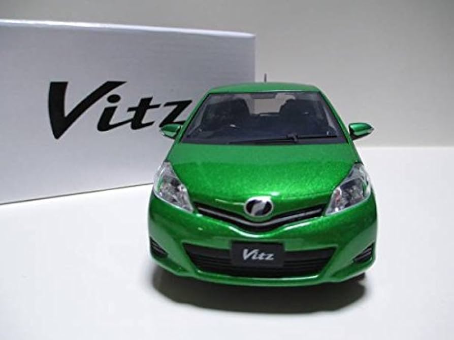 TOYOTA Vitz 1/24 ミニカー 13台 1:24 Toyota 3rd Vitz RS Yaris color sample Mini car Super